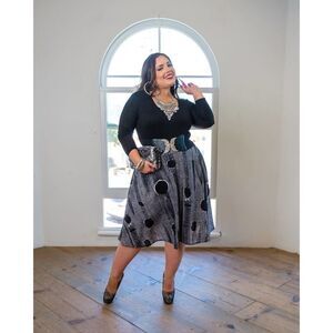 Womans Black& White Print Knee Length Circle Skirt W/ Side Seam Pockets …